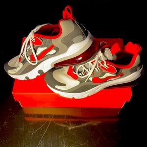 I am selling my Nike Air Max 270 Reacts